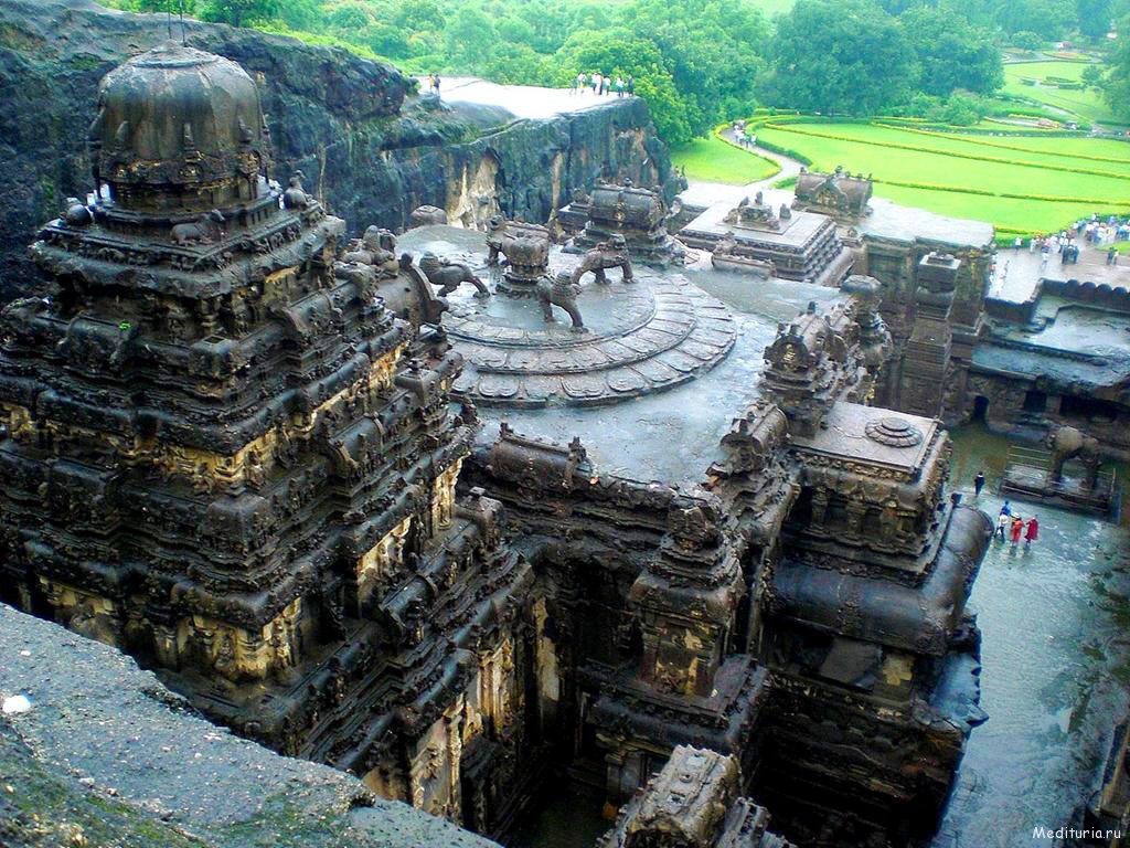 Тур в Индию "Пещерные храмы, океан, водопад, слоны и тигры"